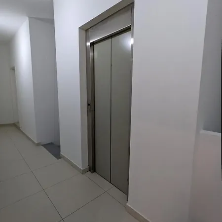 New 2br Penthouse -2022 With Dream Location, Private Sundeck, Bbq, Next To Poolclub Gzira