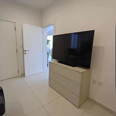 New 2br Penthouse -2022 With Dream Location, Private Sundeck, Bbq, Next To Poolclub