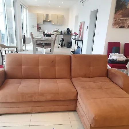 New 2br Penthouse -2022 With Dream Location, Private Sundeck, Bbq, Next To Poolclub Gzira