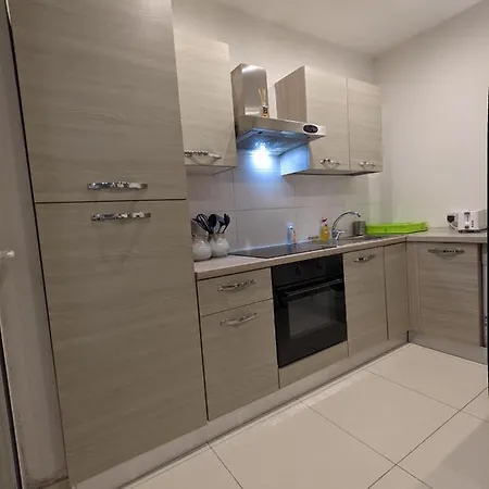 New 2br Penthouse -2022 With Dream Location, Private Sundeck, Bbq, Next To Poolclub