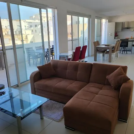 New 2br Penthouse -2022 With Dream Location, Private Sundeck, Bbq, Next To Poolclub