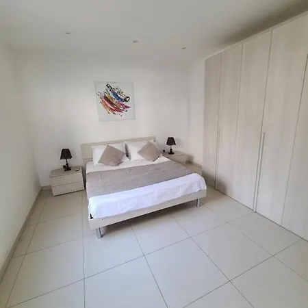 New 2br Penthouse -2022 With Dream Location, Private Sundeck, Bbq, Next To Poolclub בית נופש *